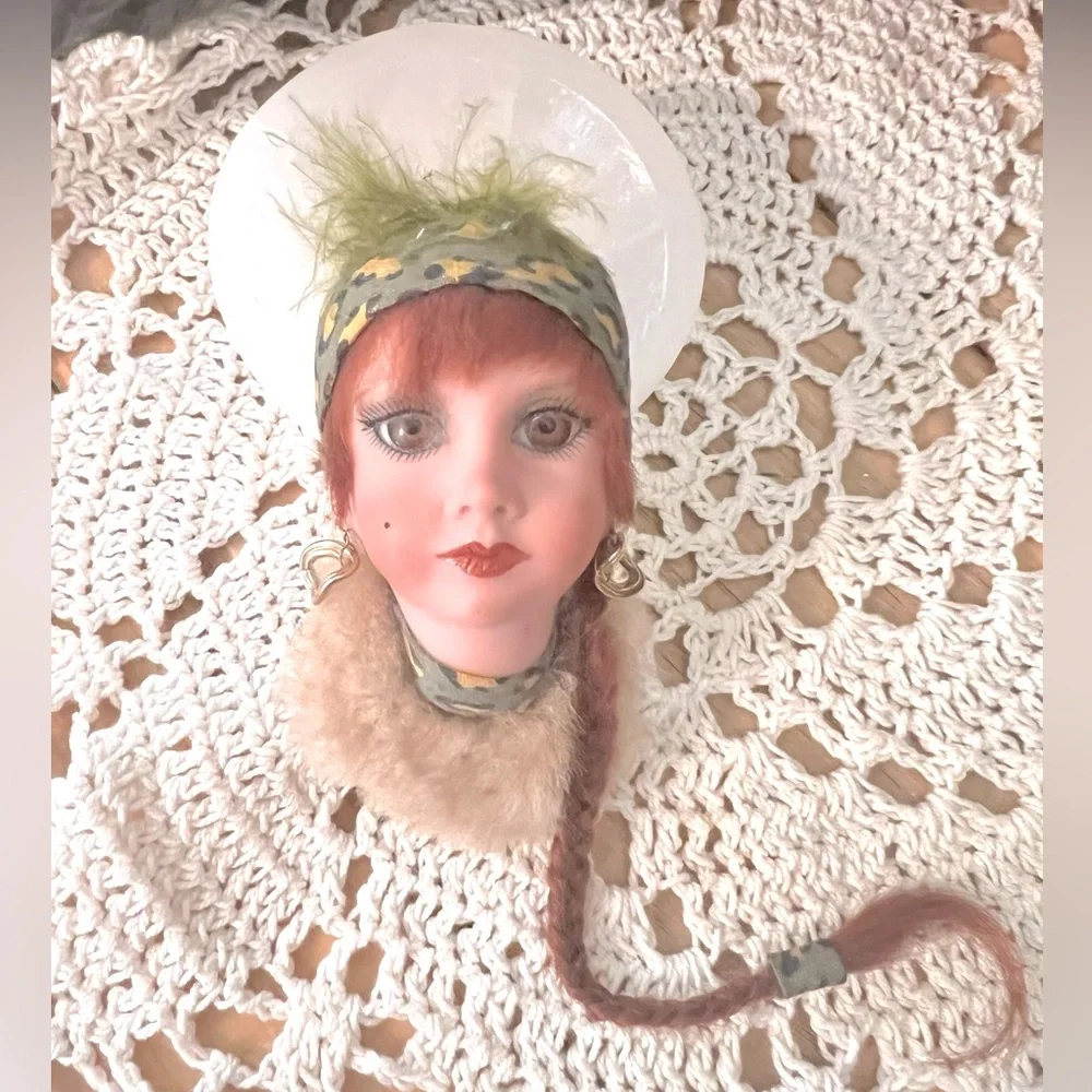 Vintage Hand-painted Ceramic Sagar Lady Head Brooch Pin 1950’s Art Deco Mid Mod